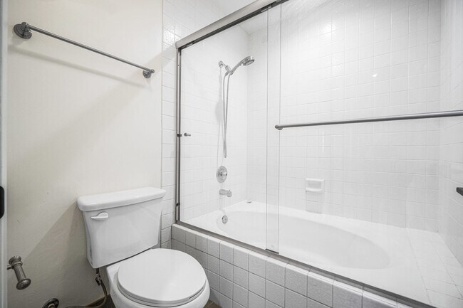 Building Photo - San Diego Desirable Del Cerro - APRIL FREE - 3 bed / 2 bath Attached Home w Garage, Patio, and A/C