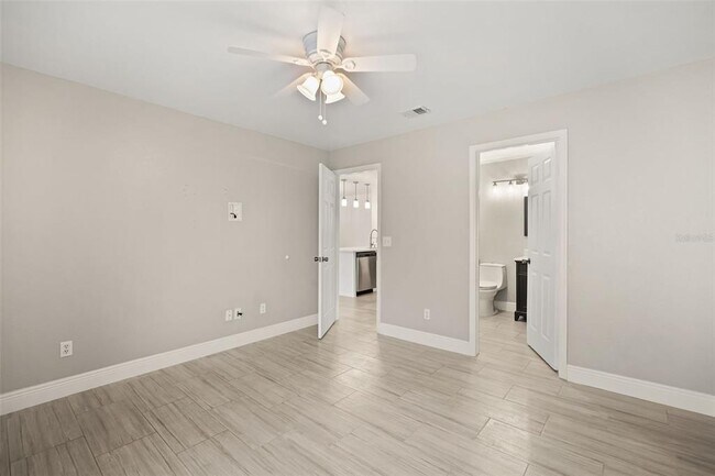 Building Photo - 7511 Seurat St