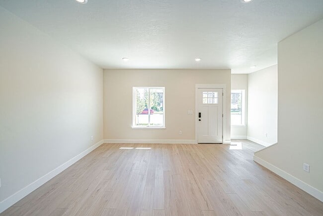 Building Photo - Teton River Townhomes
