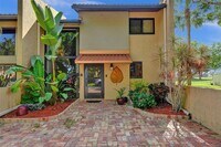 Building Photo - 700 E Coco Plum Cir