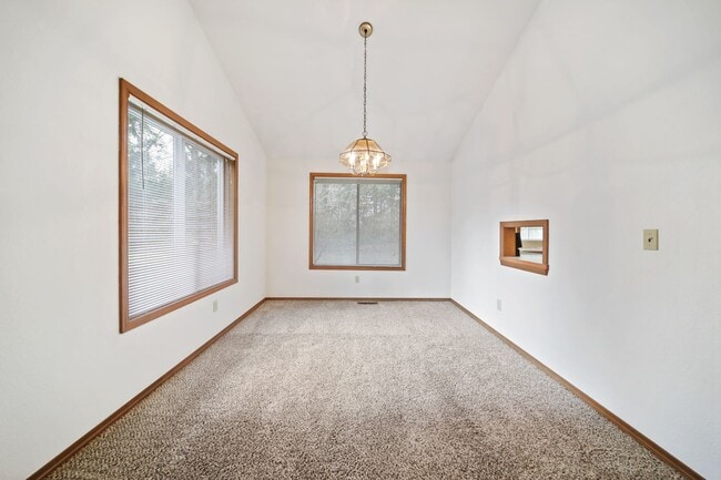 Building Photo - MOVE IN READY! Lake Forest home - 3 bedrooms - North Thurston School District