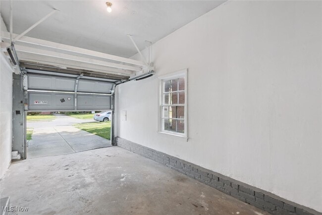 Building Photo - 3902 E Antisdale Rd