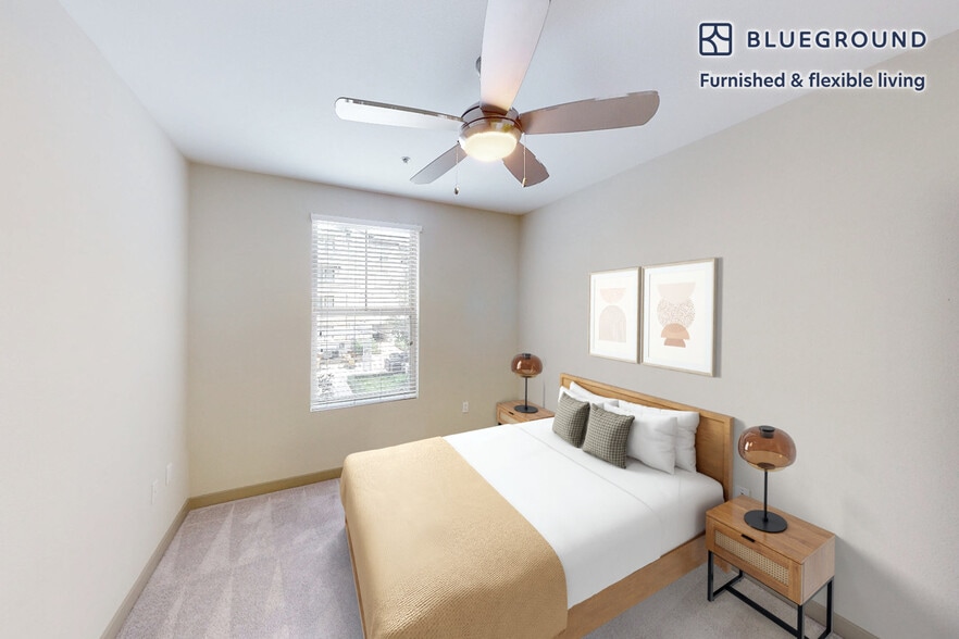 Building Photo - 121 E Rte 66