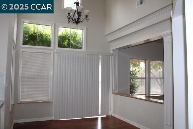Building Photo - 247 Catalina Dr