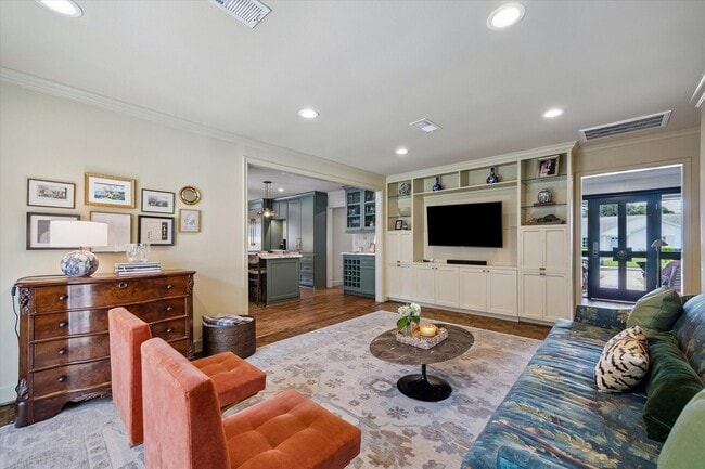 Building Photo - 6159 Meadow Lake Ln