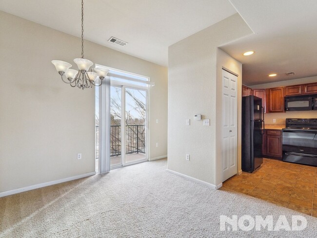 Building Photo - 3 Bedroom Condo in Denver