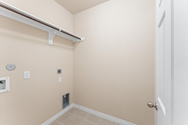 Building Photo - 955 Smokethorn Trl