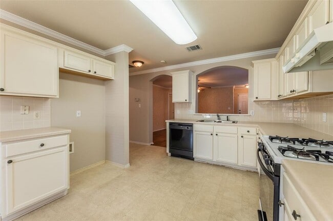 Building Photo - 2051 Buckley Ln