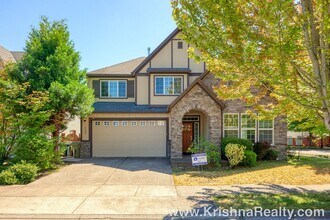 Building Photo - Beautiful 3 Bedroom | 2.5 Bathroom Single Family Home | 1 large bonus room | Located In Quiet Cas...