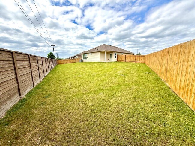 Building Photo - 413 Abbey Ln