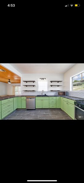 Kitchen - 112 N Prospect Ave