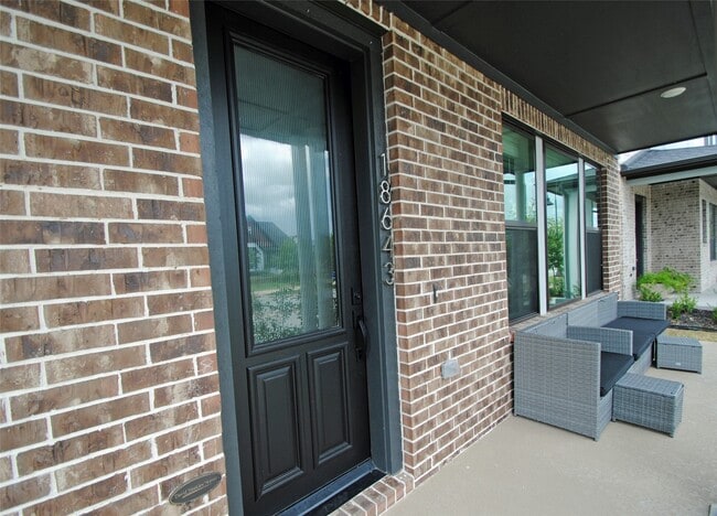 Building Photo - 18643 Parkland Row Dr