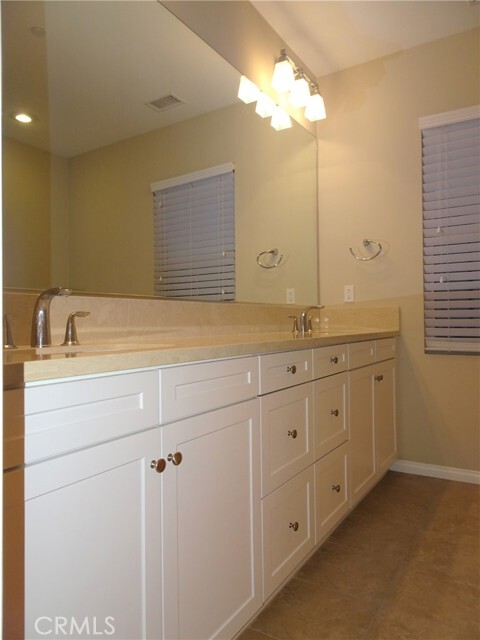 Building Photo - 108 Oasis