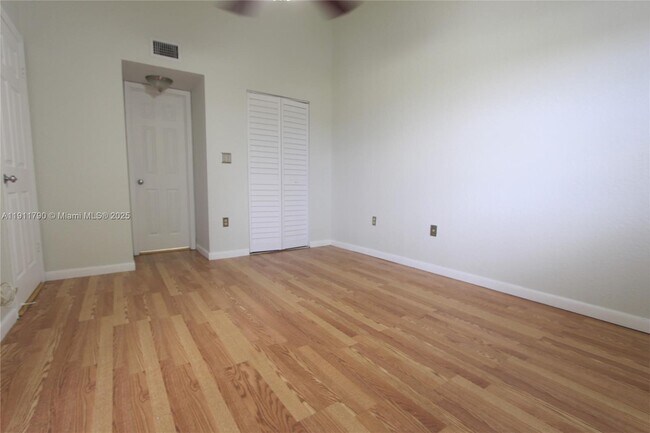 Building Photo - 2881 N Oakland Forest Dr