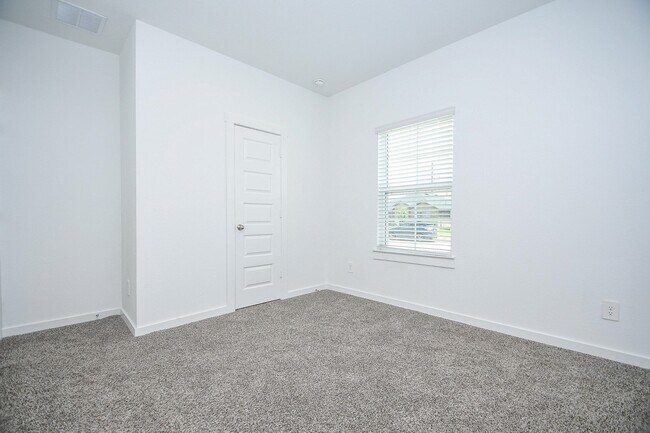 Building Photo - 30030 Gallatin River Ln