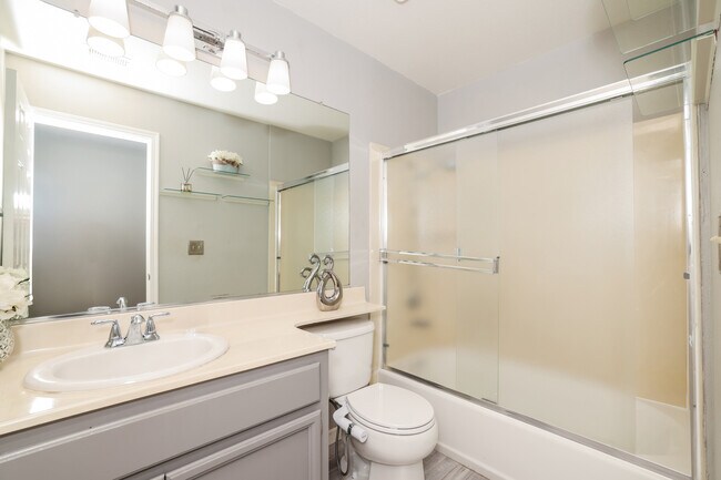 Building Photo - 43 Crystal Gate Ct