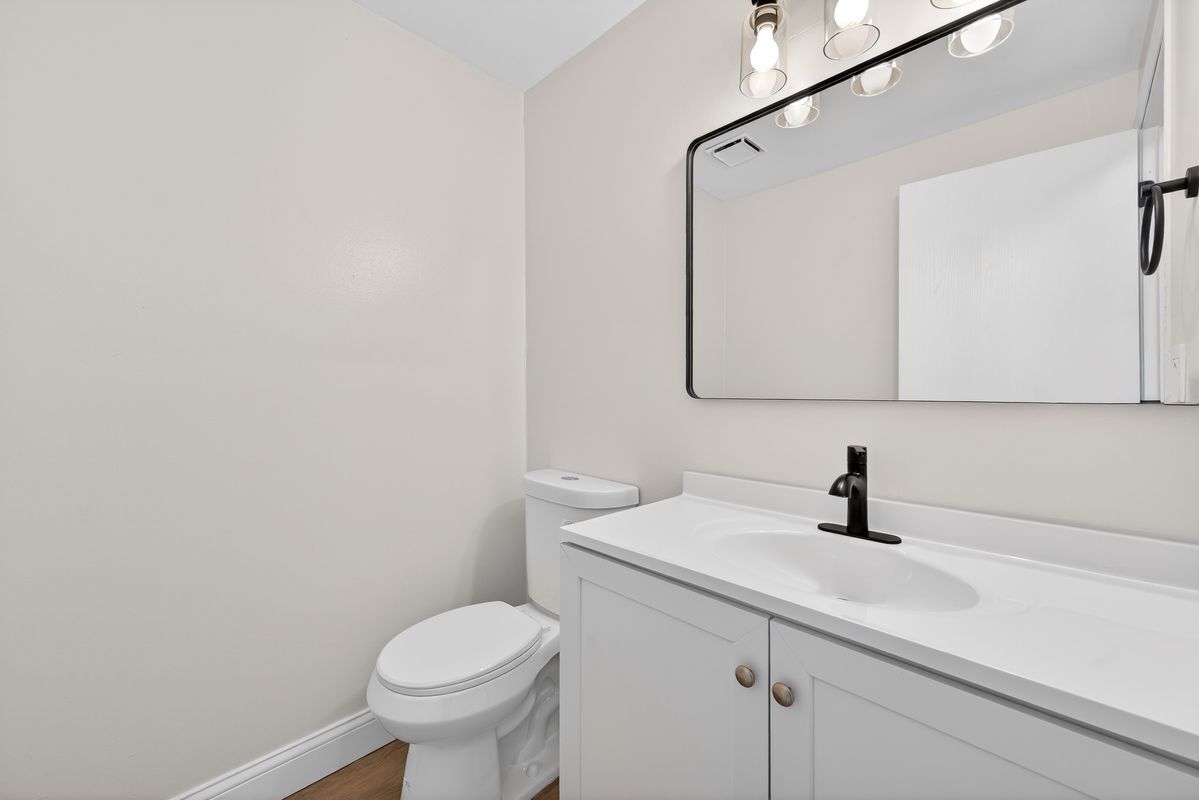 Building Photo - 1447 Pepperdine Ct