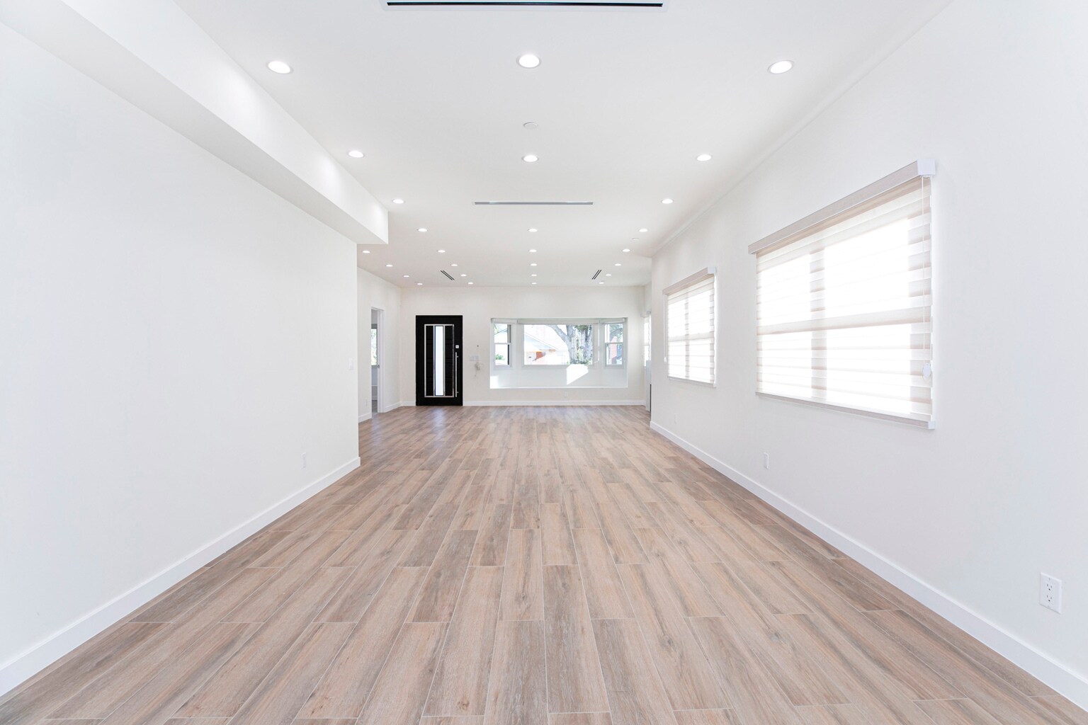 Building Photo - 1345 Winchester Ave