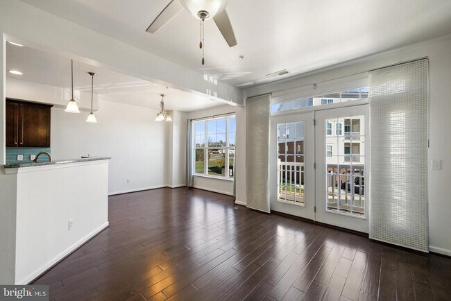 Building Photo - 25245 Laureldale Terrace