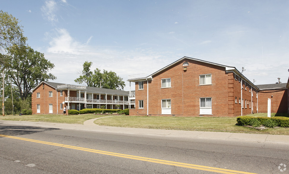 Primary Photo - Village Square Apartments