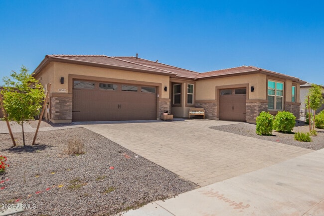 Building Photo - 18549 W Seldon Ln