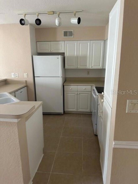 Building Photo - 5001 Wellington Park Cir