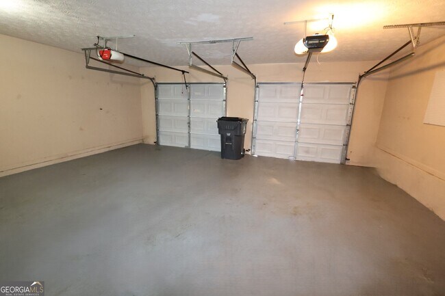 Building Photo - 3044 Lake Park Trail