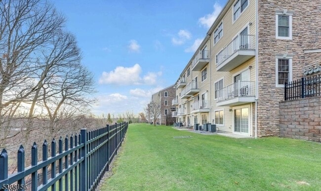 Building Photo - 16 Forshee Cir