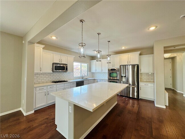 Building Photo - 956 Tafalla Ct