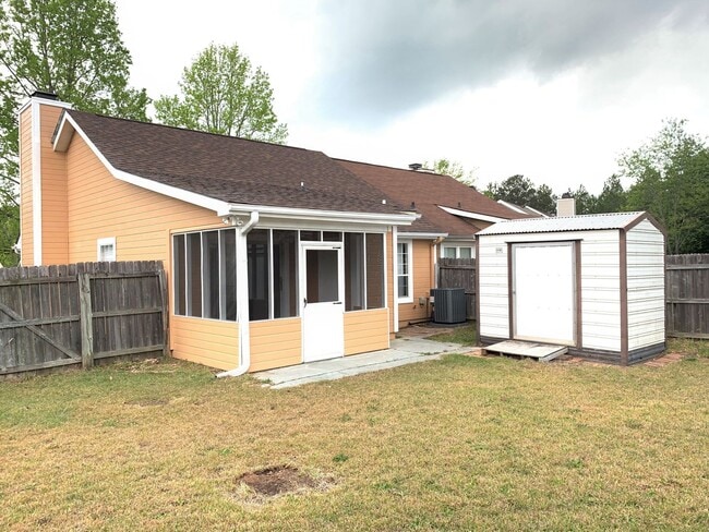 Building Photo - Nice Condo close to RAFB