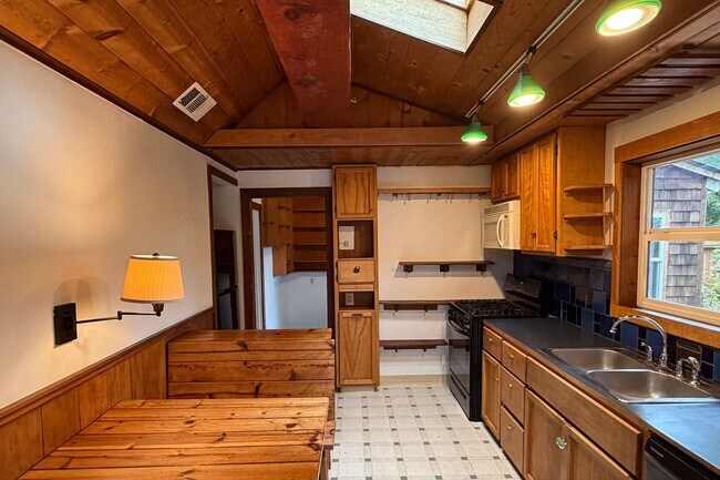 Building Photo - 3946 L K Wood Ct