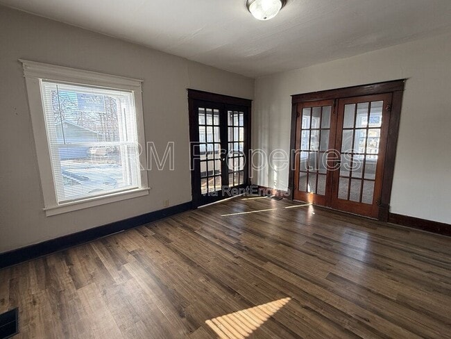 Building Photo - 310 N Lindsay St