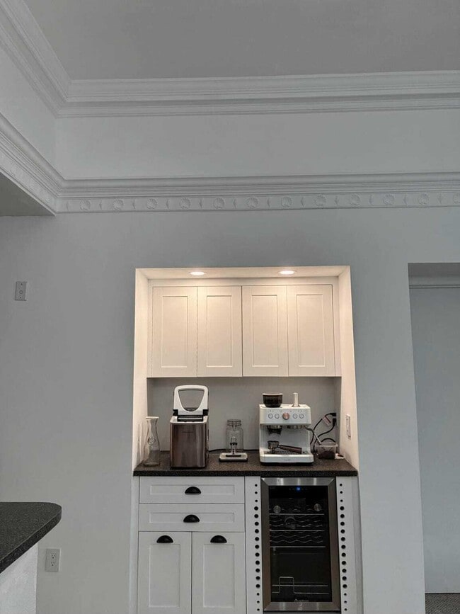 Building Photo - 4863 Via Palm Lakes