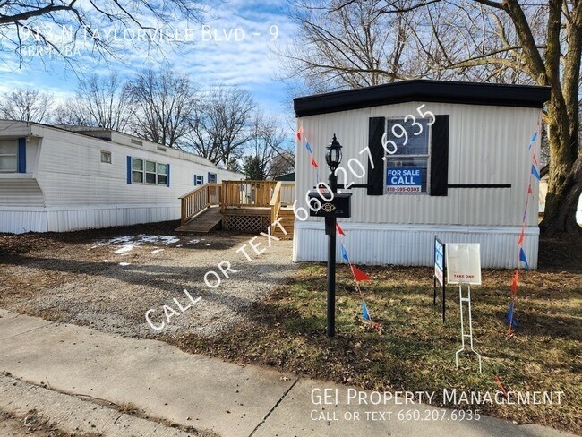Building Photo - 913 N Taylorville Blvd