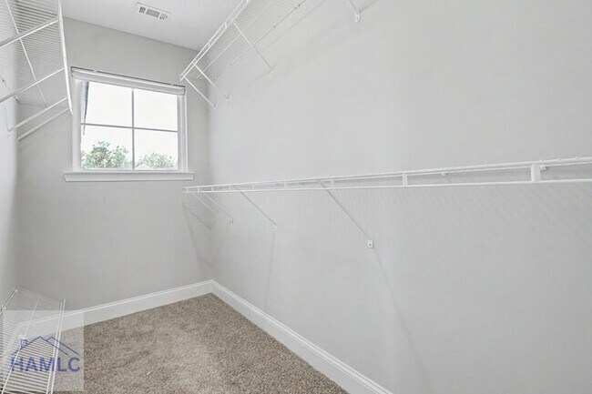 Building Photo - 547 Fairview Cir