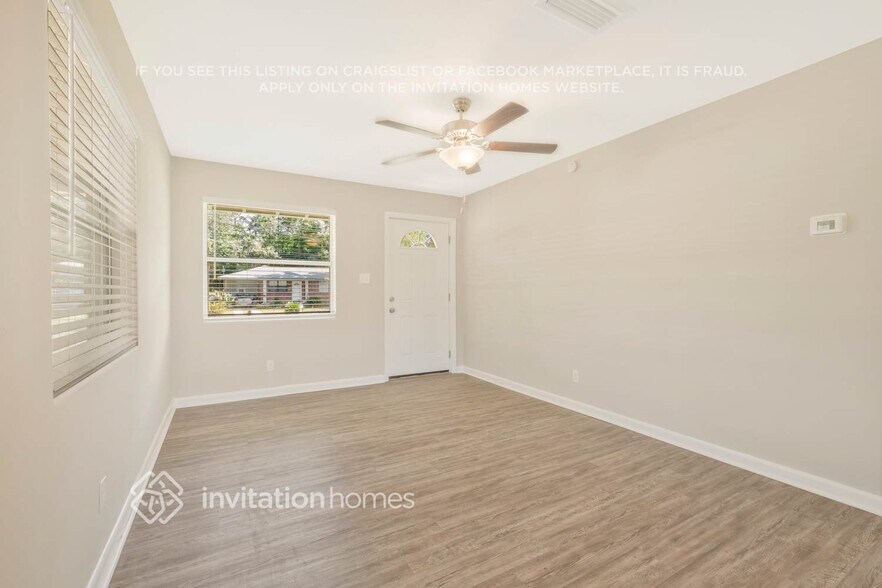 Building Photo - 1144 Skye Dr E