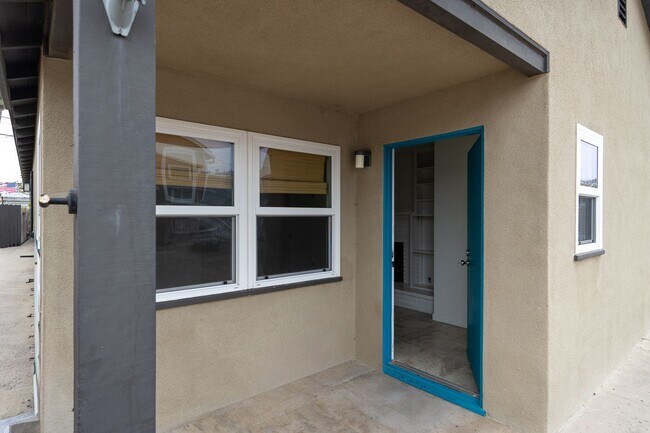 Building Photo - 3 Bedroom + 2 Bathroom Duplex | Silverstrand | Oxnard | Unfurnished