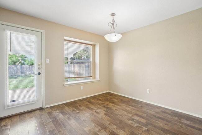 Building Photo - 1132 Pine Portage Loop