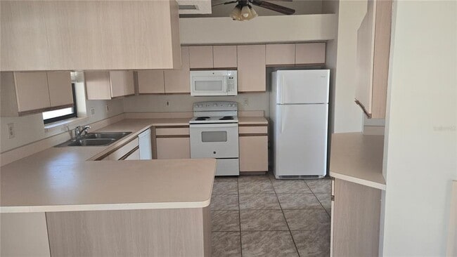 Building Photo - 380 S Quincy Rd