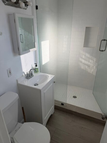 Private Bathroom for 2nd bedroom - 11 20th Ave