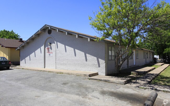 Primary Photo - 8208 Sam Rayburn Dr
