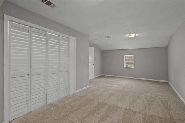 Building Photo - 5931 Southville St