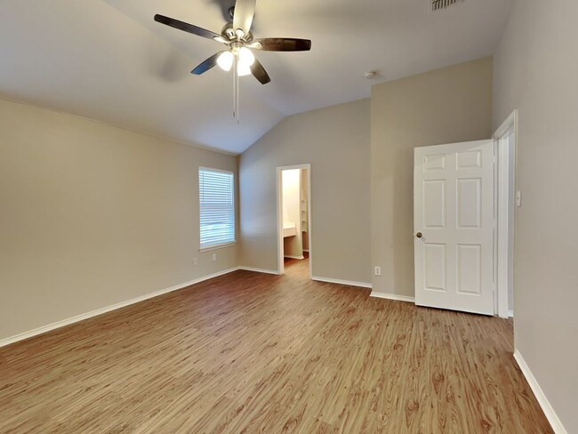 Building Photo - Darling Home in Keller ISD! READY FOR MOVE...