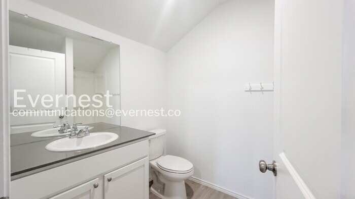 Building Photo - 7037 Elm Cv