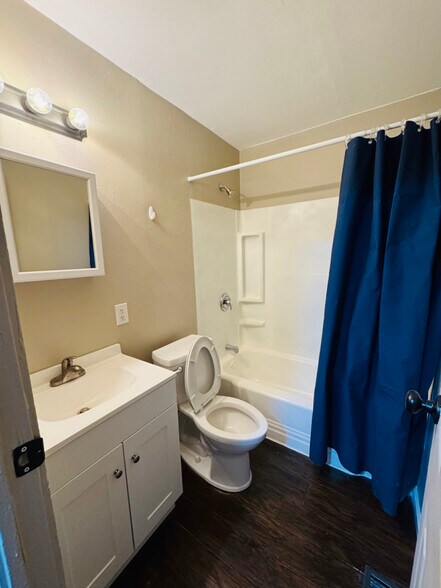 Building Photo - 390 Burdel Dr