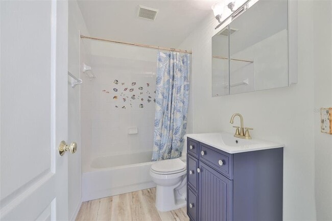 Building Photo - 219 Island Water Way