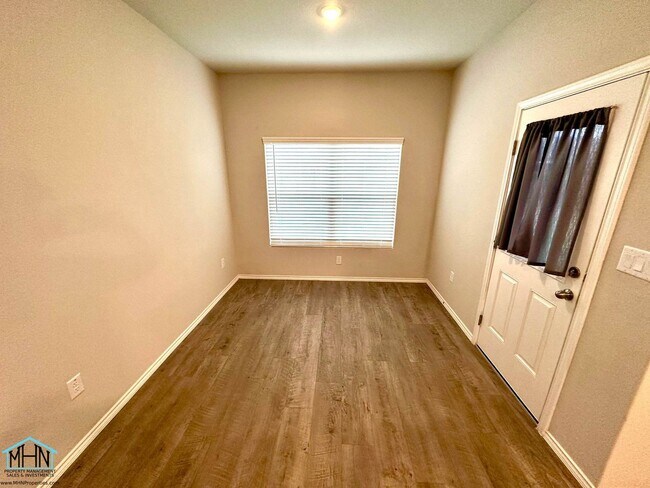 Building Photo - Welcome to this gorgeous 3-bedroom, 2-bath home in the heart of New Braunfels!