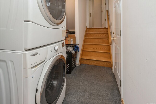 Building Photo - 7 Brookside Dr