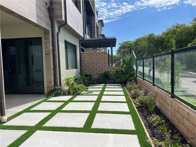 Building Photo - 26332 Paseo Sillin