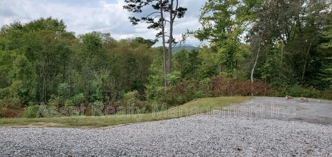 Building Photo - 302 Joel Rd